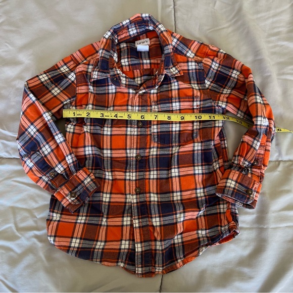 Lot of 2 Boys Button up shirt - 1 Children’s Place & 1 Carters Size 4T - Picture 4 of 10